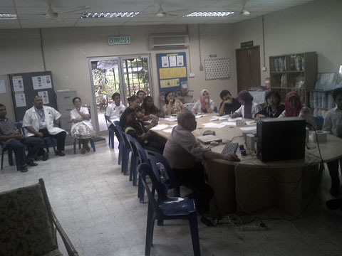 Dr Guan giving Neurofeedback training in Seremban General Hospital